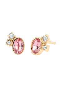Goldfarbene Ohrstecker mit einem großen pinkfarbenen, facettierten Edelstein, ergänzt durch zwei kleinere klare Edelsteine, die ein gebündeltes Design bilden.