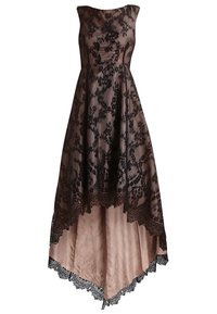 Brun satinklänning med svart spetsöverlägg, hög-låg fåll, ärmlös design, blommönster och hjärtsaxad spetskant längs nederkanten.