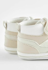 Next STANDARD - Lær-at-gå-sko - white