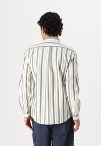 Barbour LONGROCK TAILORED FIT SHIRT - Πουκάμισο - whisper white