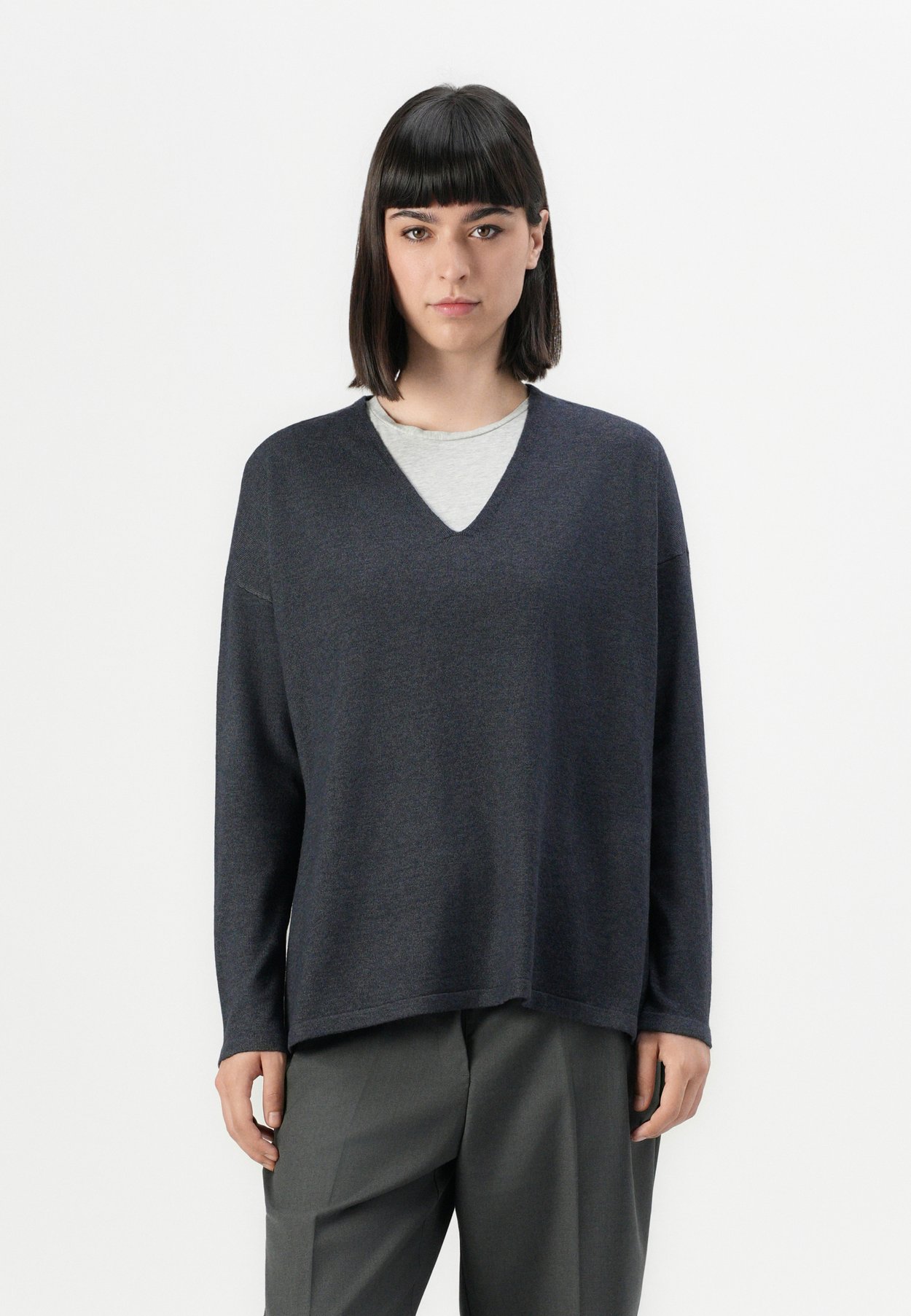 ONLAMALIO LIFE V NECK
