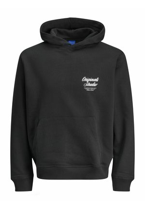 Schwarze Kapuzensweatshirt mit Vordertasche und weißem "Originals Studio"-Text auf der linken Brust.