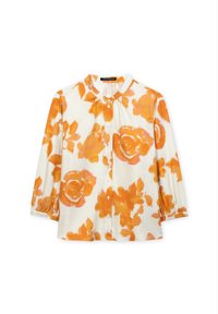 Weißes Blusenshirt mit orangefarbigem Blumenmuster, runder Kragen, Dreiviertelärmel, Knopfleiste und Raffung an den Schultern.