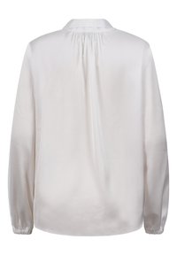 Weiße Bluse mit langen Ärmeln und glatter, satinähnlicher Textur. Verfügt über einen klassischen Kragen, geraffte Details am Rücken und elastische Bündchen.