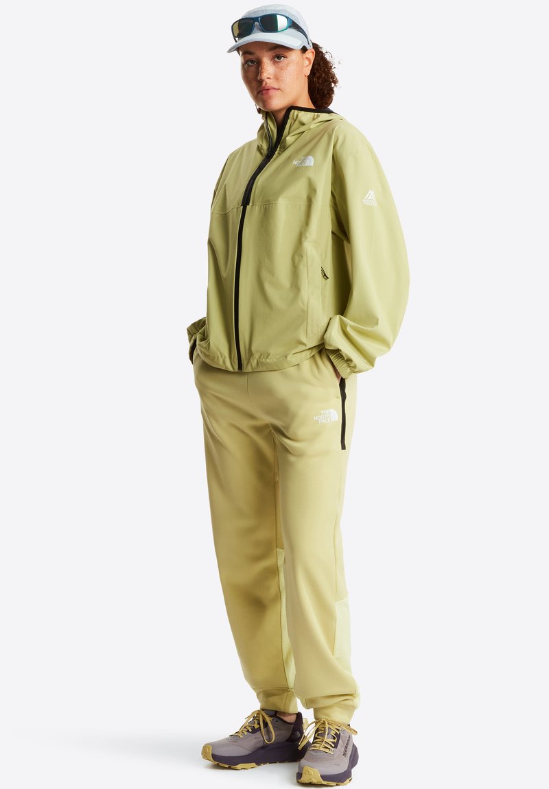 The North Face MOUNTAIN ATHLETICS RAINLIT HOODED - Mezisezónní bunda - pear