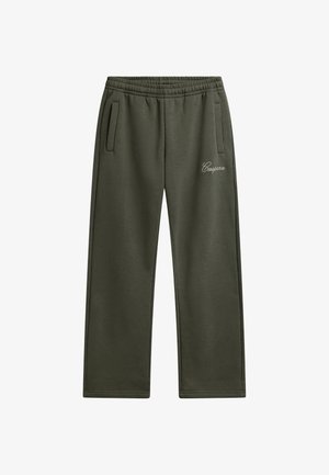 Mørkegrønne joggingbukser med elastisk talje, sidelommer, lige ben og hvid kursiv tekst "Caspara" på højre lår.