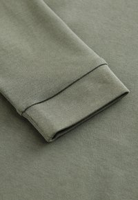 Baker by Ted Baker POCKET - Top s dlhým rukávom - green