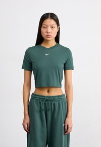 Nike Sportswear Navadna majica - vintage green/white