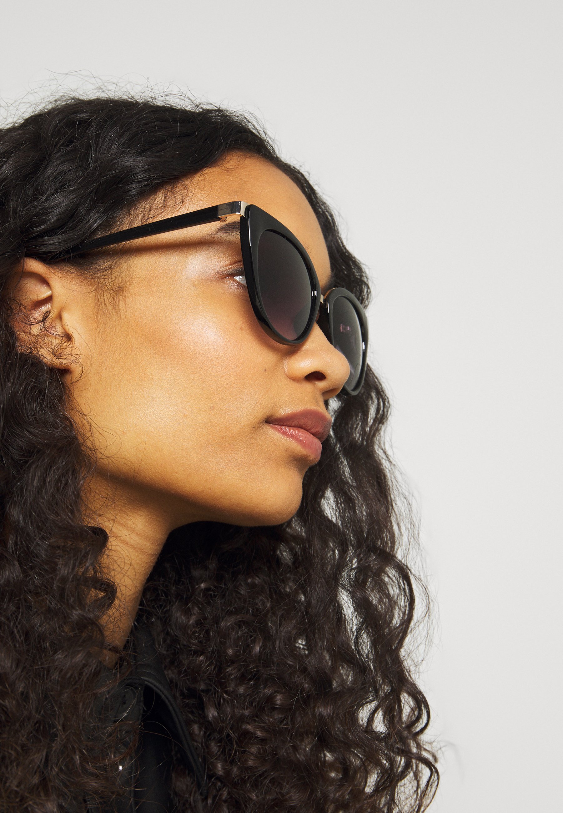 قبضة نصف القطر قمح zalando occhiali da sole anna field amazon -  sayasouthex.com