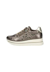 Metallisk bronze sneaker med teksturerede accenter, snørebånd foran, lynlås i siden og en chunky hvid sål. Dekorative mønstre på siderne.