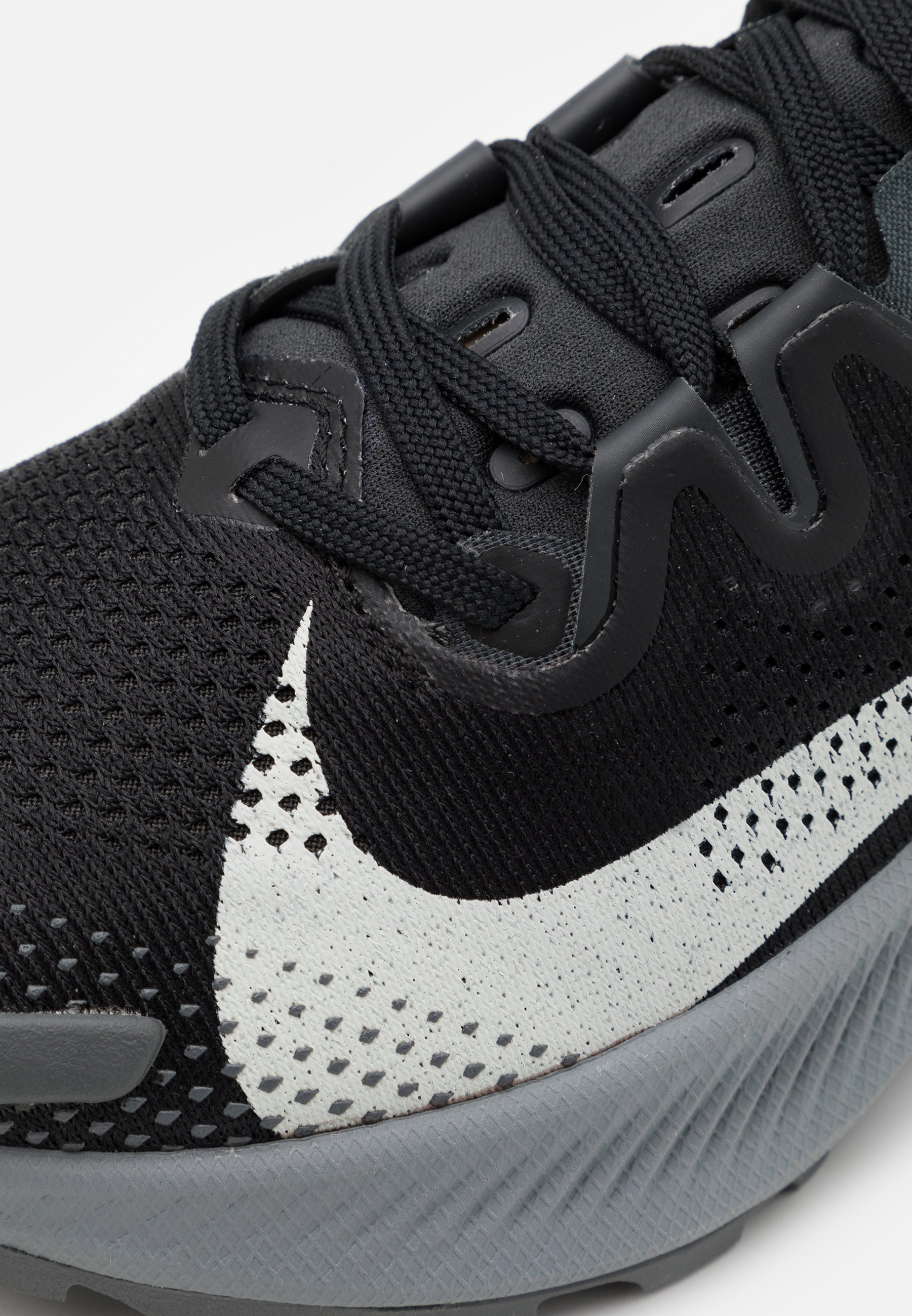 Nike Performance PEGASUS TRAIL 2 - Chaussures de running - black/spruce  aura/dark smoke grey/noir - ZALANDO.FR