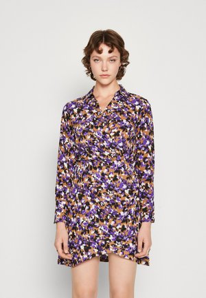 JDY JDYMOCCA FITTED WRAP DRESS - Φόρεμα ημέρας - toasted coconut/black