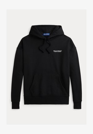 Svart hettegenser med hette og frontlomme. Tekst "POLO SPORT" i hvitt på øvre venstre side. Laget av mykt stoff.