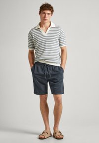 Pepe Jeans Šortai - phantom grey