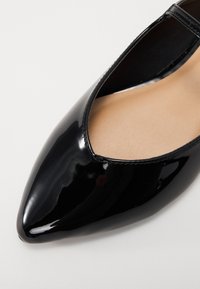 Thumbnail Image 6