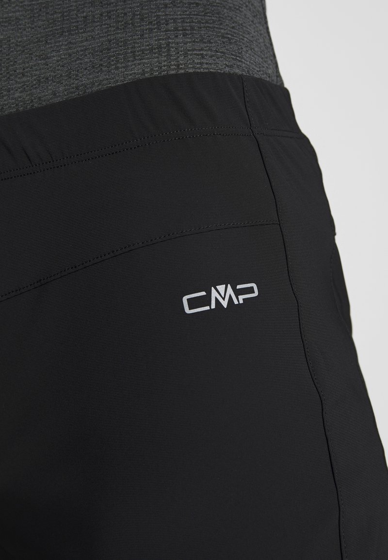 Schwarze Sportshorts aus leichtem Material, mit glatter Textur und silbernem CMP-Logo an der Seite.