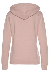 Sudadera de color rosa claro con capucha ajustable, mangas largas y puños y dobladillo de canalé. Textura suave sin patrones o logotipos visibles.