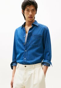 Tommy Hilfiger - Shirt - mid blue denim Thumbnail Image 1