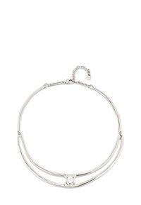 Collar de plata que presenta dos hebras curvas, un elemento decorativo central con una piedra clara. Incluye una fina cadena y un cierre ajustable.