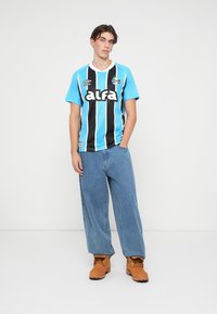 Umbro BRAZIL GREMIO HOME UNISEX - Camiseta estampada - azul/preto/branco