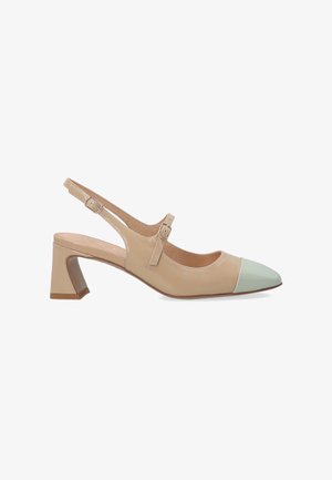 Béžové lakované slingback boty s mátově zelenou špičkou, nízkým blokovým podpatkem a nastavitelným páskem kolem kotníku. Hladká textura s kontrastními barvami.