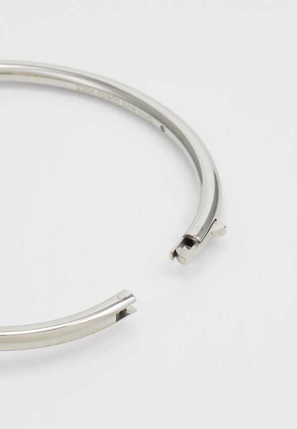 DOUBLE KNOT HINGED BANGLE - Bracelet4