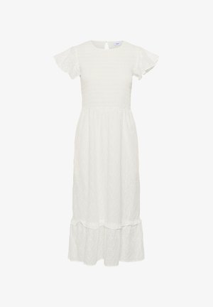 Robe blanche avec de courtes manches volantes, un corsage smocké et une jupe à niveaux présentant un motif de feuilles. Tissu doux avec des détails texturés.