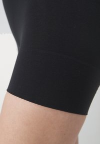 Thumbnail Image 8