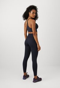 ICANIWILL DEFINE SEAMLESS POCKET - Tajice - navy