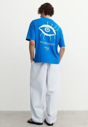 PULL&BEAR, JOAN MIRÓ - T-SHIRT - T-shirt imprimé - mottled dark blue
