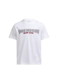 Witte katoenen T-shirt met daarop "TRUE RELIGION BRAND JEANS" in grijze en rode letters over de voorkant, korte mouwen en een ronde hals.