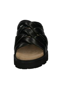 Infradito neri intrecciati con suola imbottita color sabbia e spessa suola in gomma nera. Il design elegante mette in evidenza texture e curve morbide.