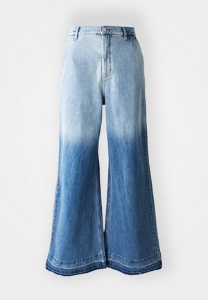 Lichtblauwe denim broek met wijde pijpen, kenmerkend door een vervaagde gradient van licht naar donker, gestikte zoom en vijf zakken.