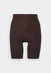 VMDITTE 2ND SKIN BIKER SHORTS LEOPRINT - Bikses - coffee bean