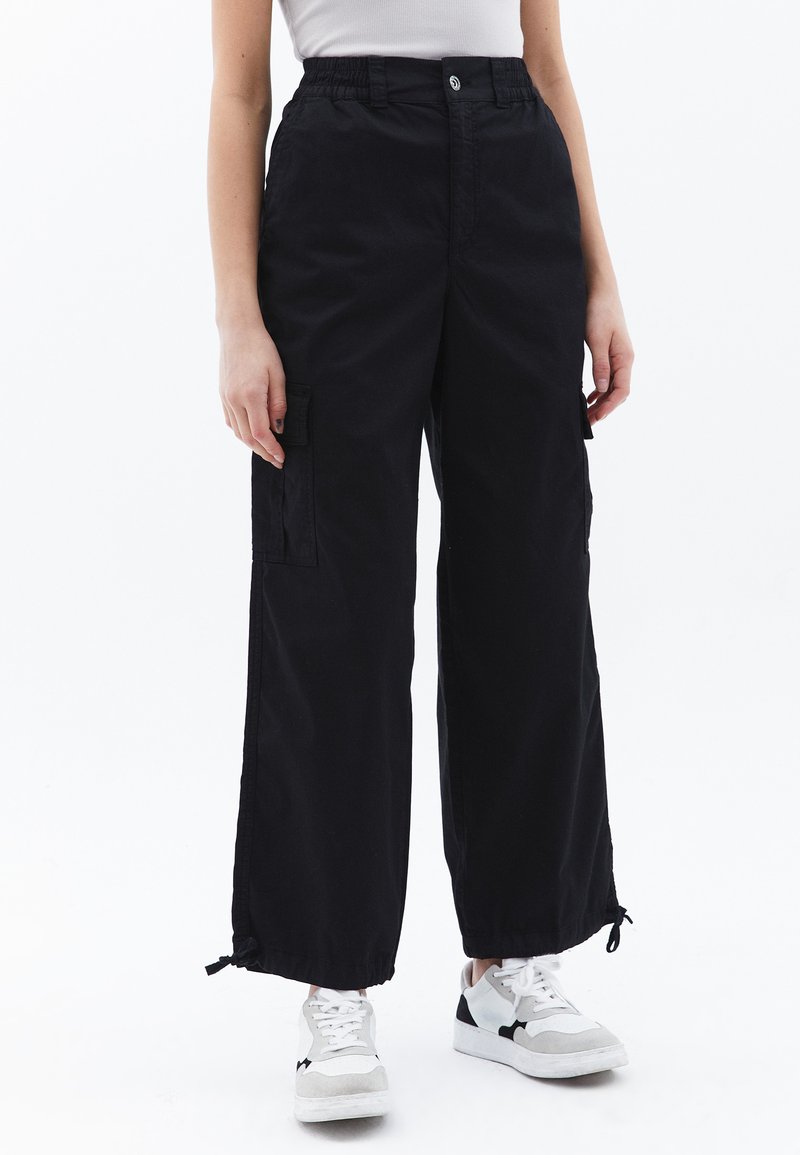 OXXO HIGH RISE WITH POCKETS - Kapsáče - black