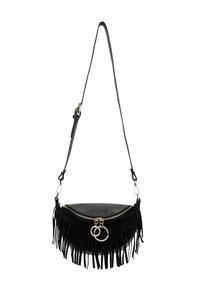 Borsa a tracolla con frange nere in pelle testurizzata, dalla forma curva e chiusura con zip, dotata di accessori metallici e anelli decorativi.