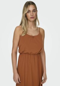 ONLY NORMAL GESCHNITTEN  - Maxi ruha - mocha bisque