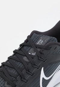 Nike Performance Katujuoksukengät - black