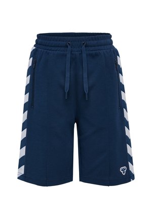 Granatowe sportowe szorty z białymi paskami w kształcie szewronu po bokach, elastycznym paskiem z troczkami, zamykanymi na zamek kieszeniami bocznymi oraz małym logo na lewej nogawce.