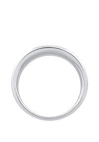 Anello in metallo argento dal design elegante e arrotondato. Caratterizzato da una finitura lucida sottile e da una fascia stretta con un aspetto senza soluzione di continuità.