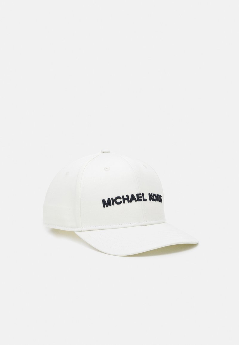 Casquette de baseball blanche en coton avec une visière incurvée et le logo "MICHAEL KORS" brodé en noir sur le panneau avant.
