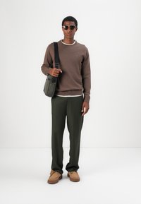 TOM TAILOR BASIC CREWNECK - Pullover - dark taupe melange