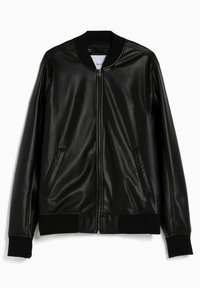 Giubbotto bomber in pelle nera con zip frontale, colletto e polsini a coste, tasche laterali e una texture liscia.