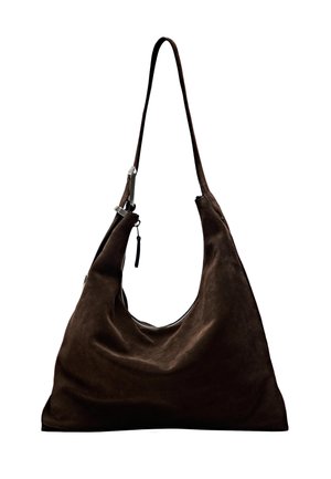 Borsa hobo in suede marrone con una tracolla regolabile, apertura con zip e superficie liscia, caratterizzata da una forma morbida e hardware minimal.