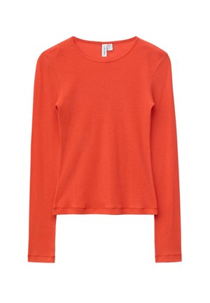Langærmet, ensfarvet orange T-shirt med rund hals og lige kant, lagt fladt ud på en hvid baggrund.