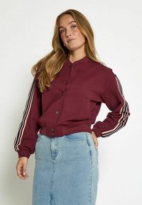 MARABELLA - Bomber-jakk - bordeaux