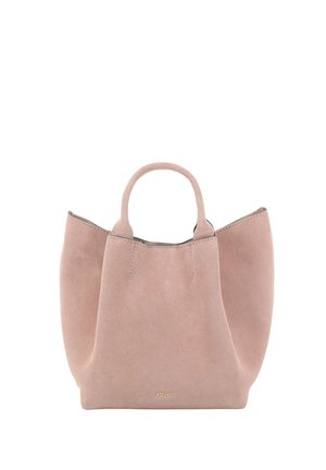 Sanfte rosa Wildleder-Shopper-Tasche mit strukturierten Seiten, abgerundeten Griffen und kleinem goldfarbenem "abro"-Logo unten in der Mitte.