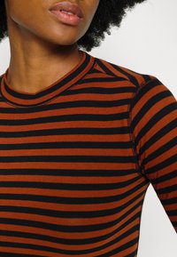 Marc O'Polo DENIM LONGSLEEVE ROUNDNECK - Camisola de manga comprida - multi/black