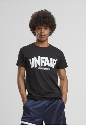 UNFAIR ATHLETICS, CLASSIC LABEL - Nyomott mintás póló - black