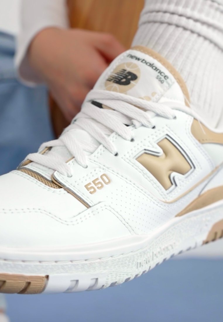 ☆人気☆【New Balance】☆WOMEN SHORT SWEAT PANT.S 2COLORS☆ Women's NB Sleek Pocket High Rise Short 6